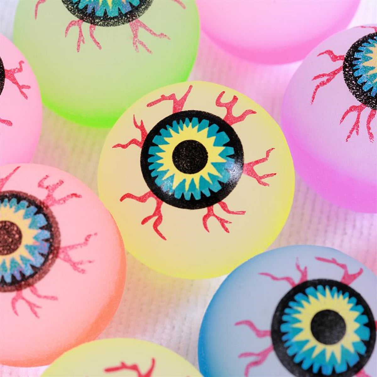10Pcs 32mm Glow In The Dark Halloween Bouncy Balls Scary Eyeballs Halloween Party Supplies Horror Luminous Bounce (Random Color)