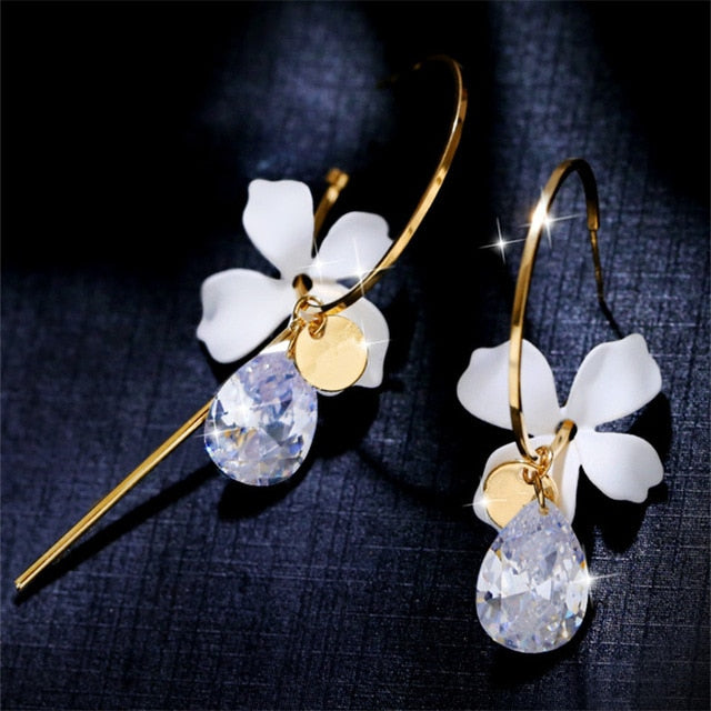 Korean Retro Asymmetric Butterfly Imitation Pearl Earrings Fashion Round Flower Brincos Long Statement Wings Earrings Jewelry