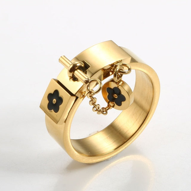Luxury Gold Plating Stainless Steel Ring Lucky Flower Charm Rings Jewelry Gift For Women Girls Wedding Party Finger Rings