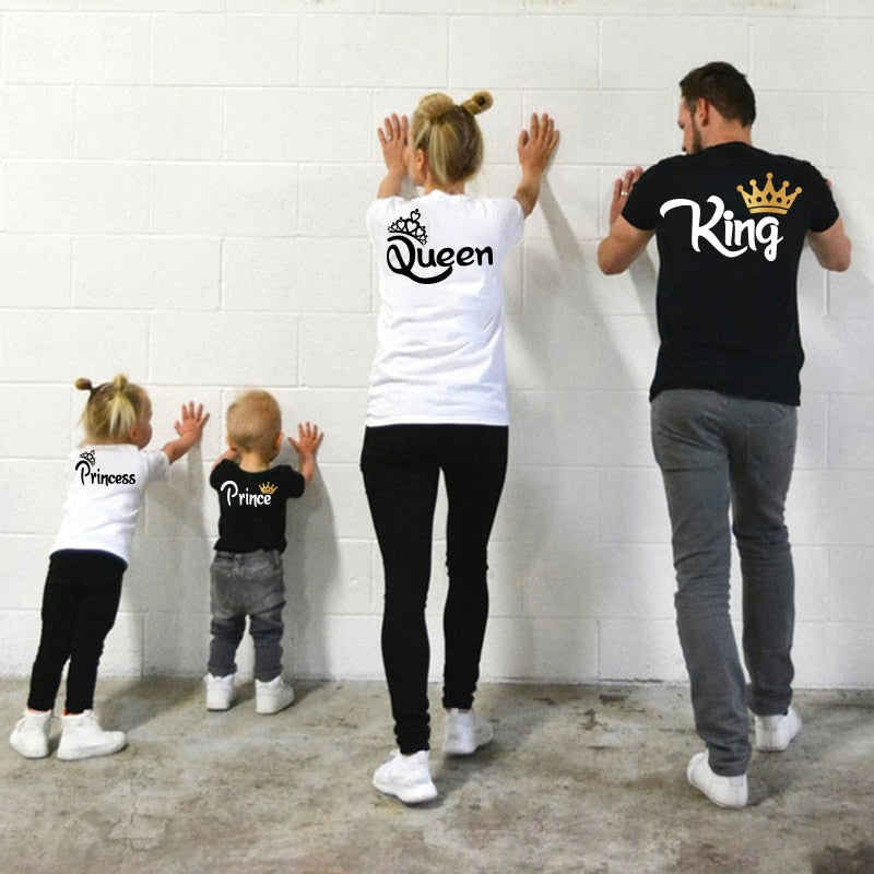 Family Matching Clothes Mother Father Daughter Son Kid Tshirt Family KING QUEEN Letter Printing Clothes Mommy and Me Top